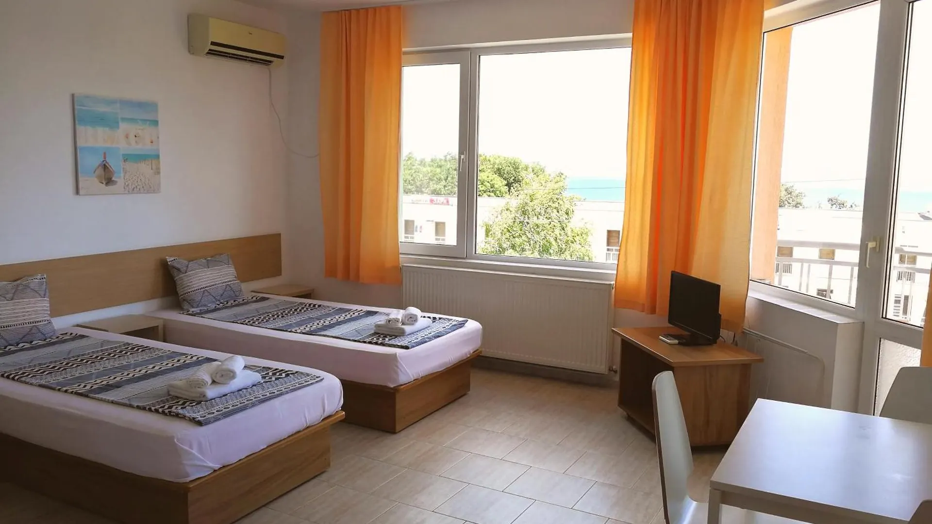 Aparthotel Family Hotel Perla Goldstrand