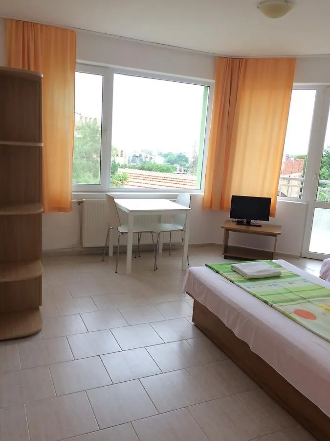 Family Hotel Perla Goldstrand 2*,